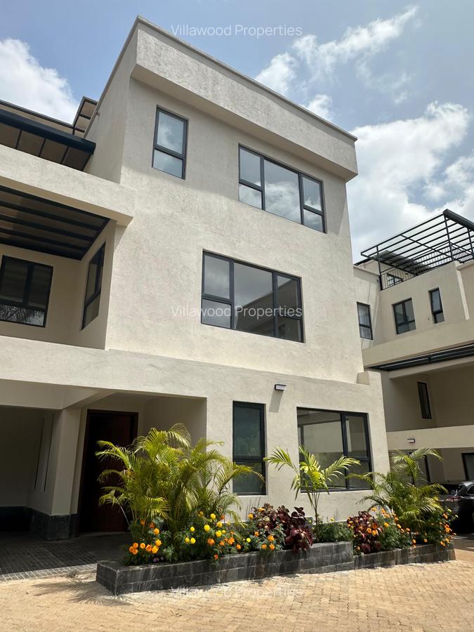 6 Bed Villa with En Suite in Lavington - 3