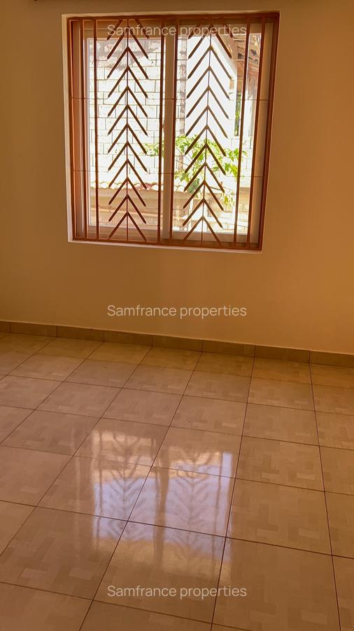 4 Bed Villa with En Suite at Coca-Cola - 5