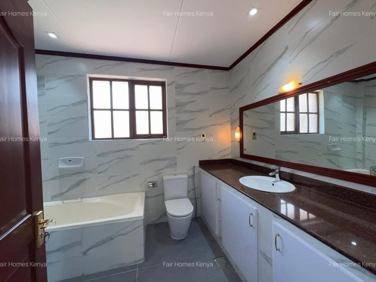 4 Bed Townhouse with En Suite at James Gichuru - 11