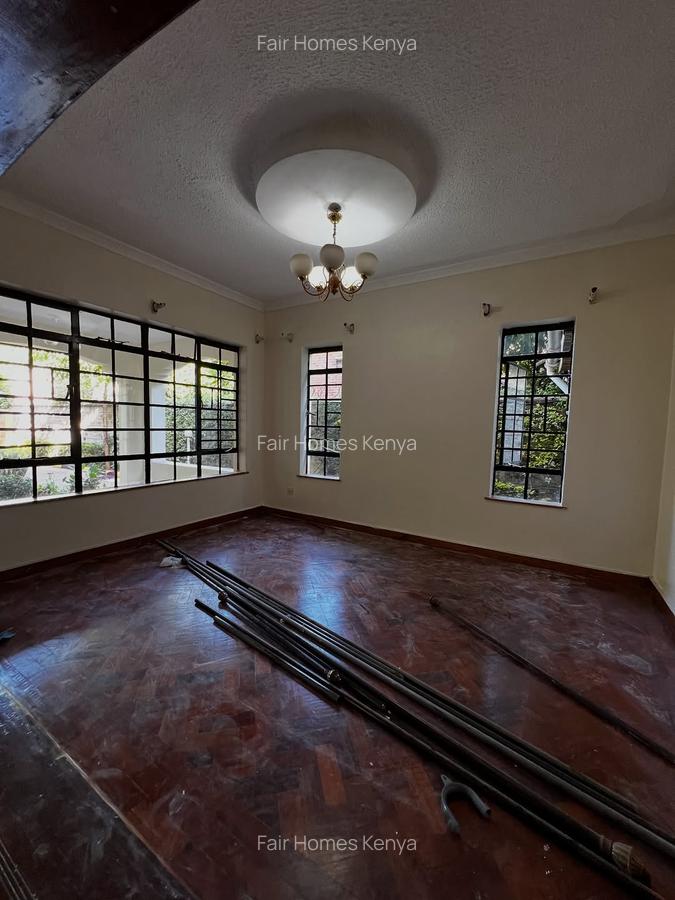 4 Bed Townhouse with En Suite at Amboseli Road - 5