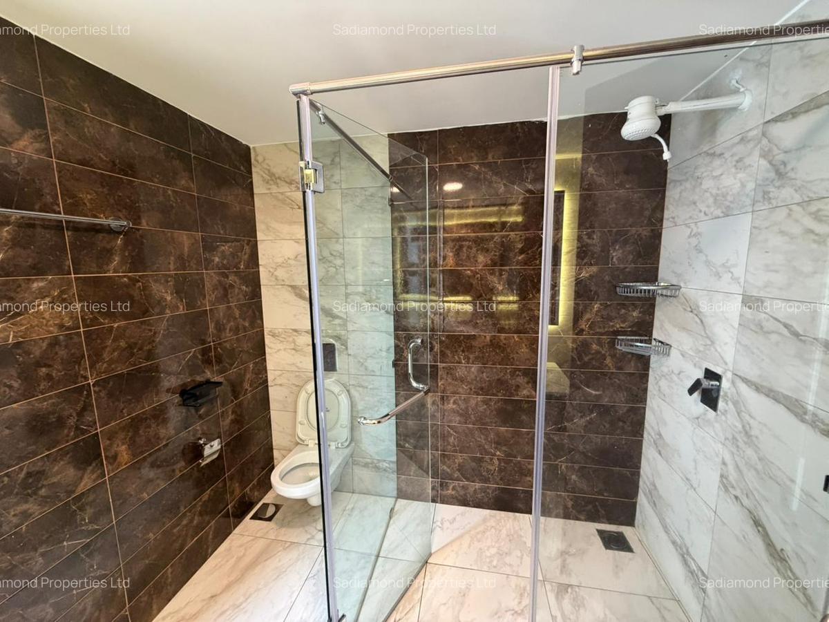 3 Bed Apartment with En Suite in Brookside - 13