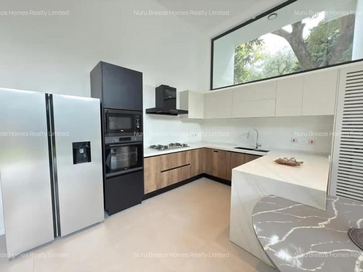 2 Bed Townhouse with En Suite in Lavington - 3