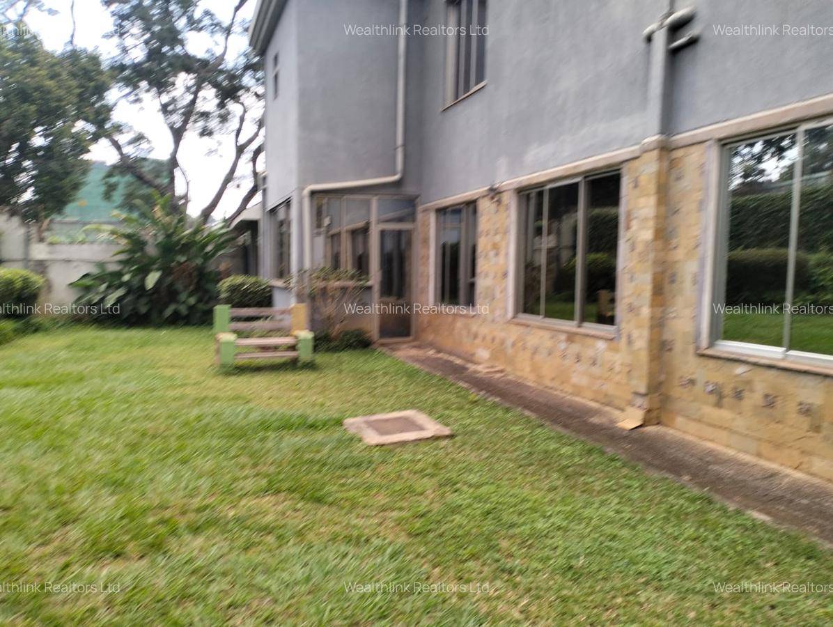5 Bed Townhouse with En Suite at Westlands - 3