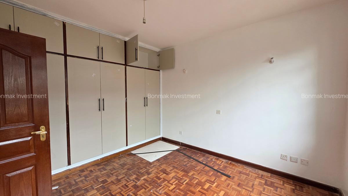 4 Bed Townhouse with En Suite at Lavington Green. - 10