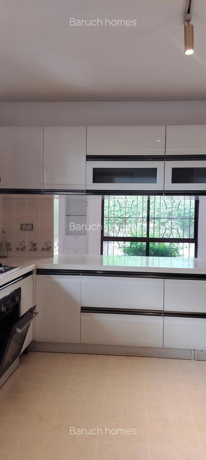 4 Bed Villa with En Suite in Runda - 11