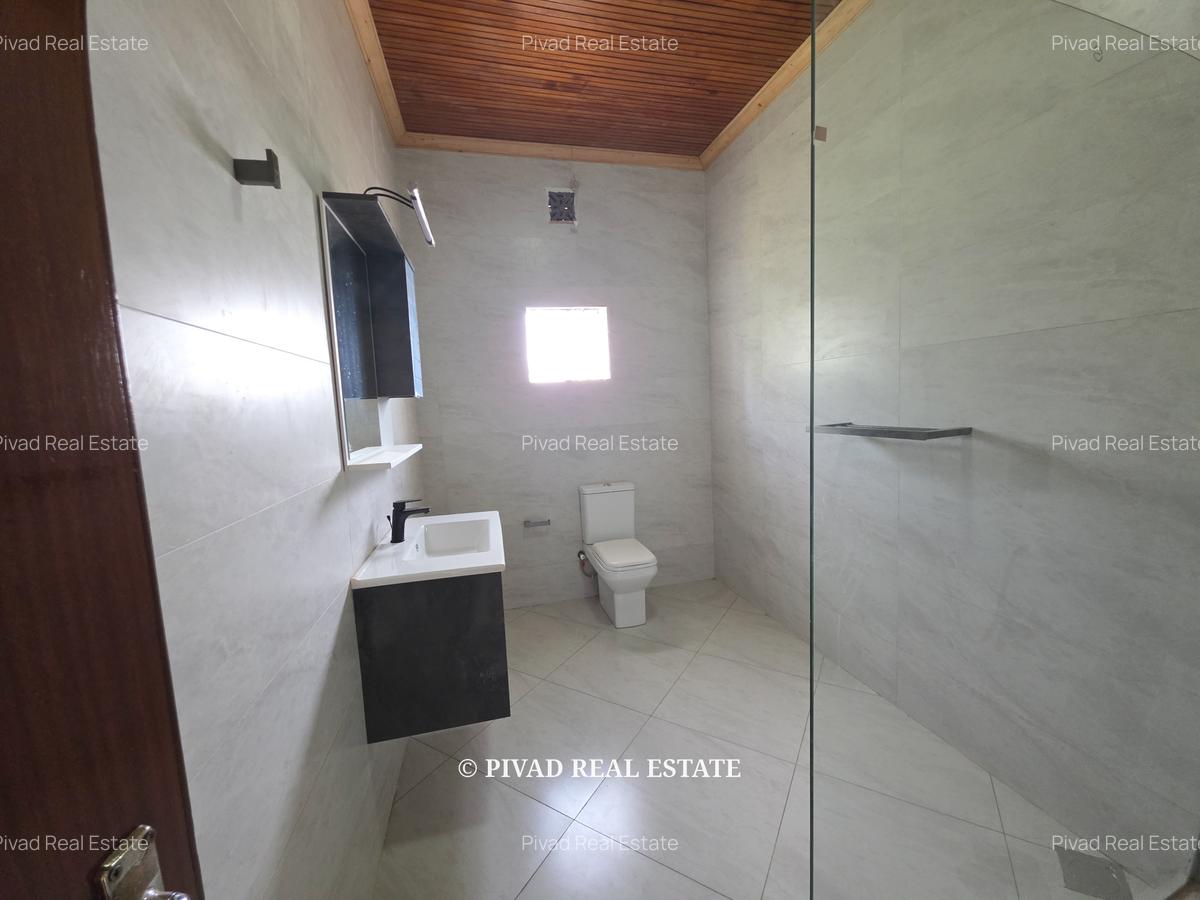 4 Bed House with Garden in Rosslyn - 9