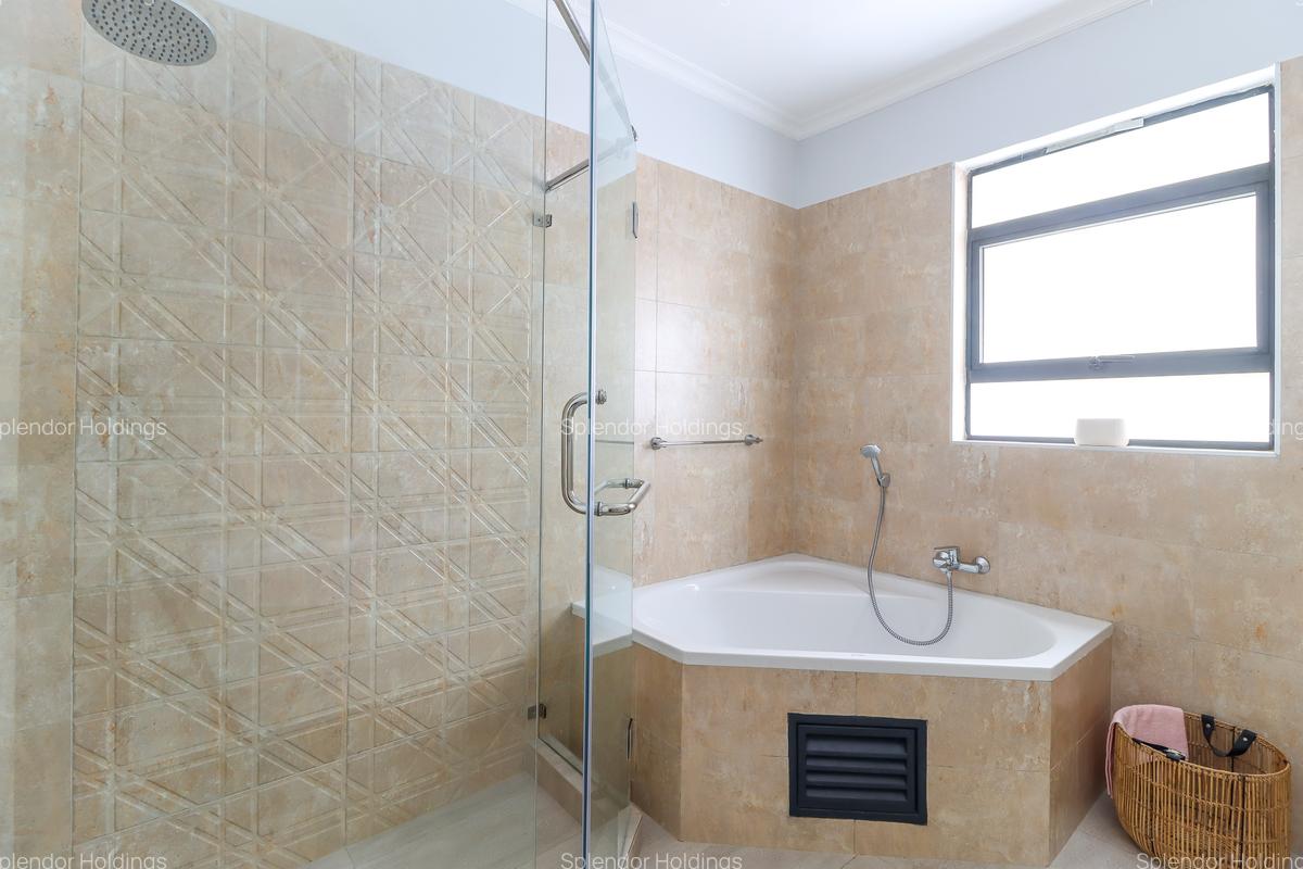 4 Bed Villa with En Suite in Runda - 13