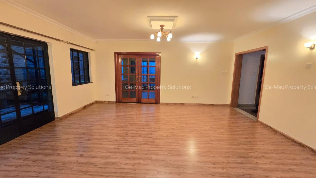 5 Bed Townhouse with En Suite at Othaya Rd - 4