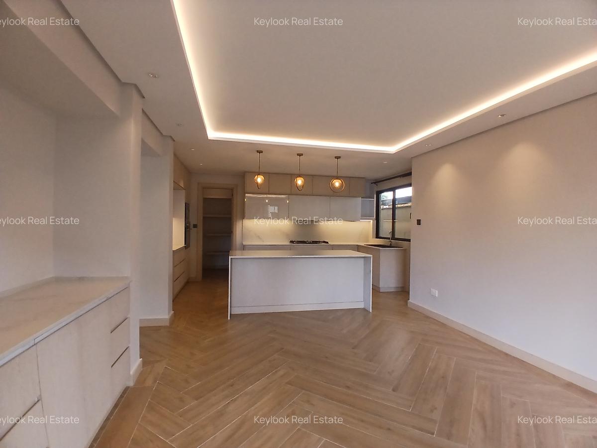 6 Bed Townhouse with En Suite at Lavington - 19