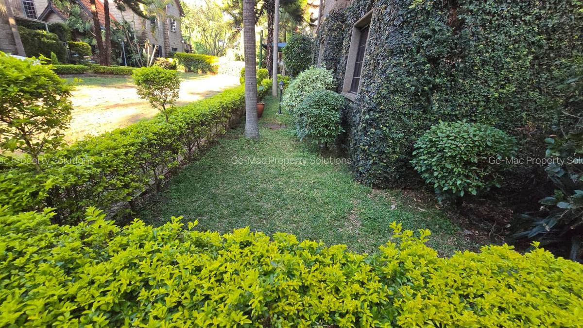 5 Bed Townhouse with En Suite at Othaya Rd - 2