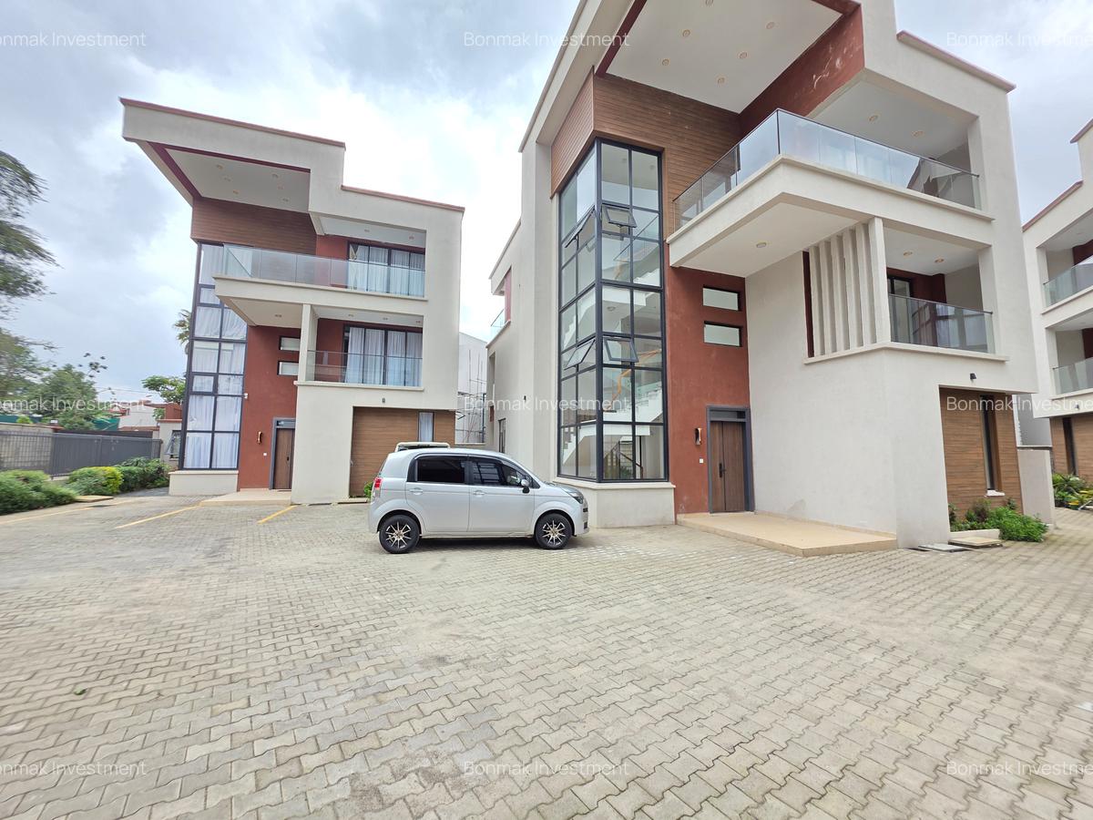 5 Bed Townhouse with En Suite at Issac Gathanju - 11
