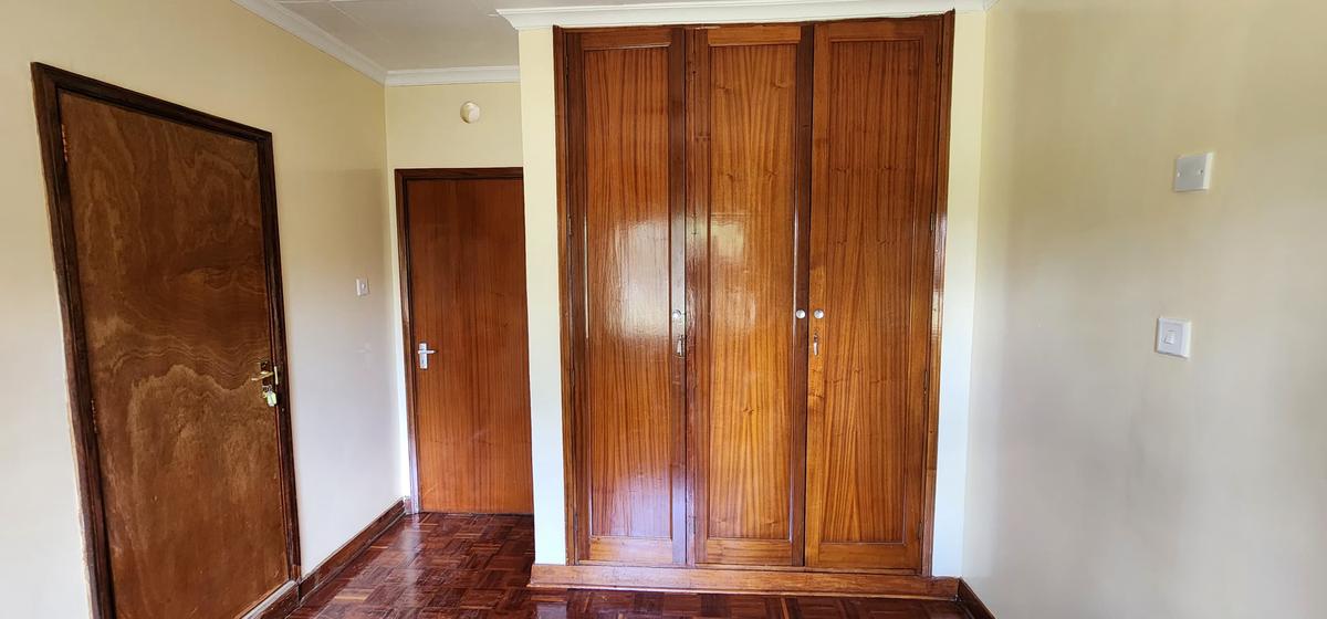 3 Bed House with En Suite in Lavington - 14