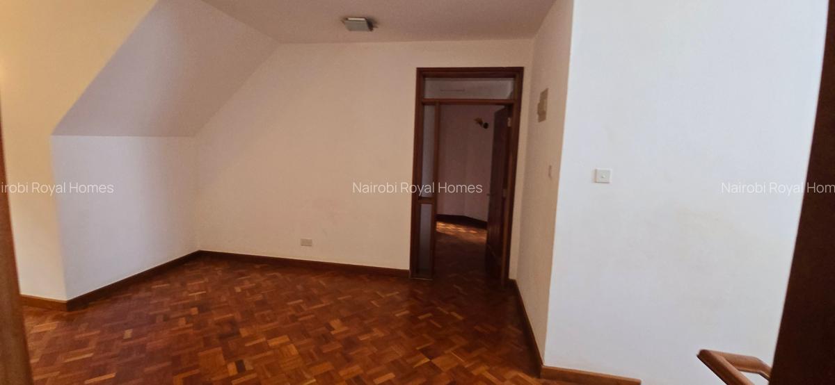 4 Bed Townhouse with En Suite at Lavington Green - 18