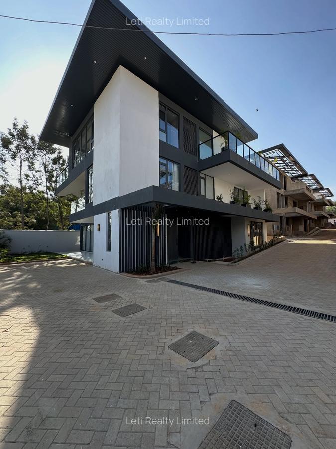 5 Bed Villa with En Suite in Lavington - 1