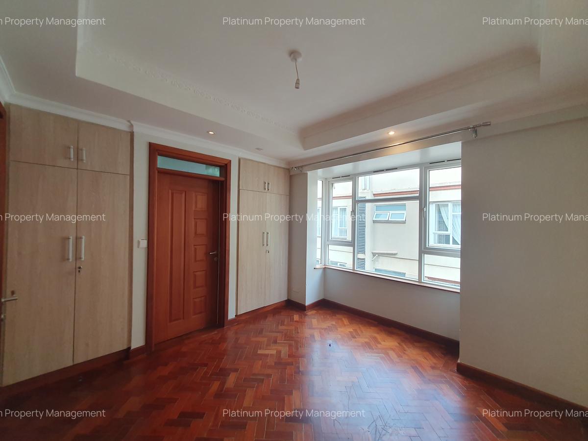 4 Bed Apartment with En Suite at Githuri Rd - 14
