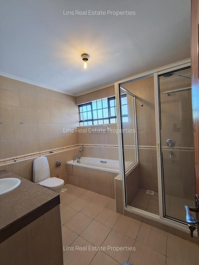 4 Bed Townhouse with En Suite in Lavington - 14