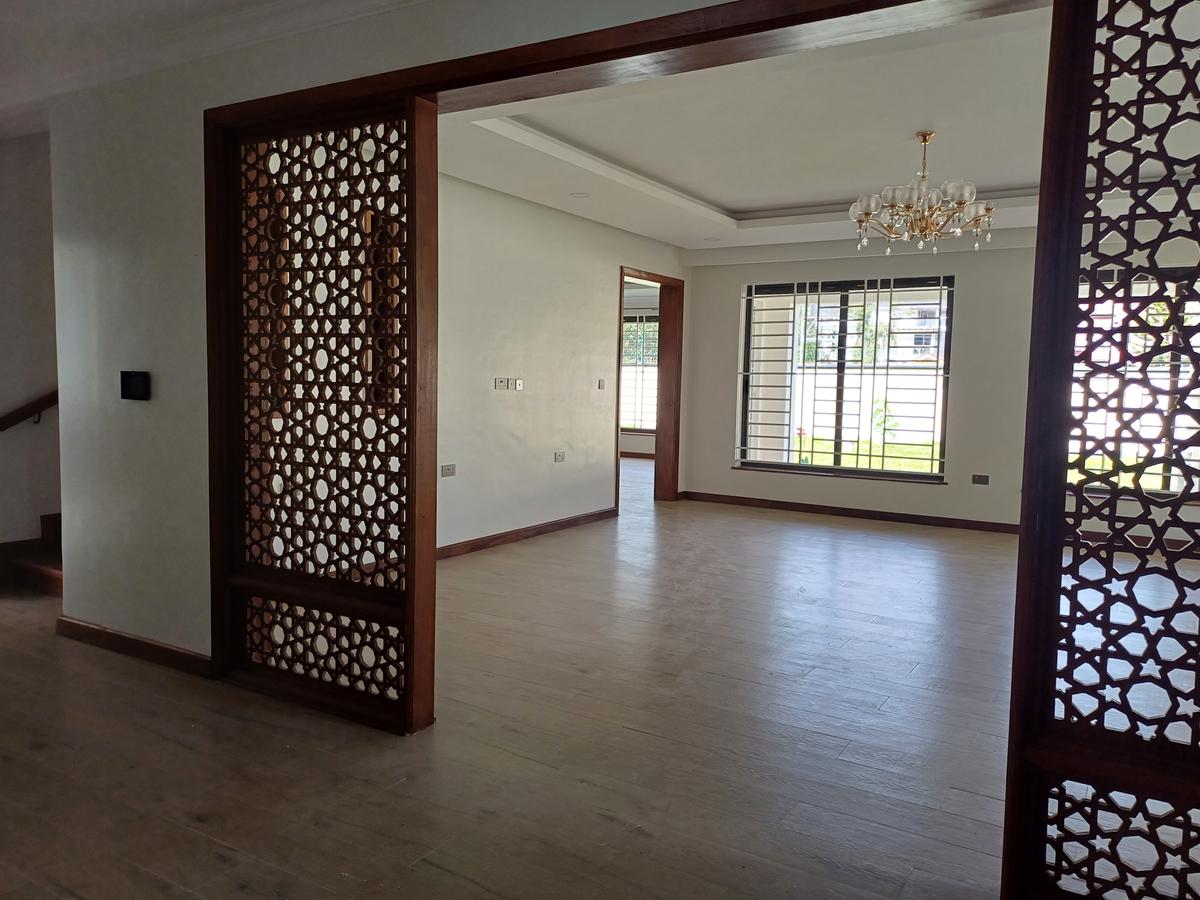 4 Bed Townhouse with En Suite in Karen Hardy - 8