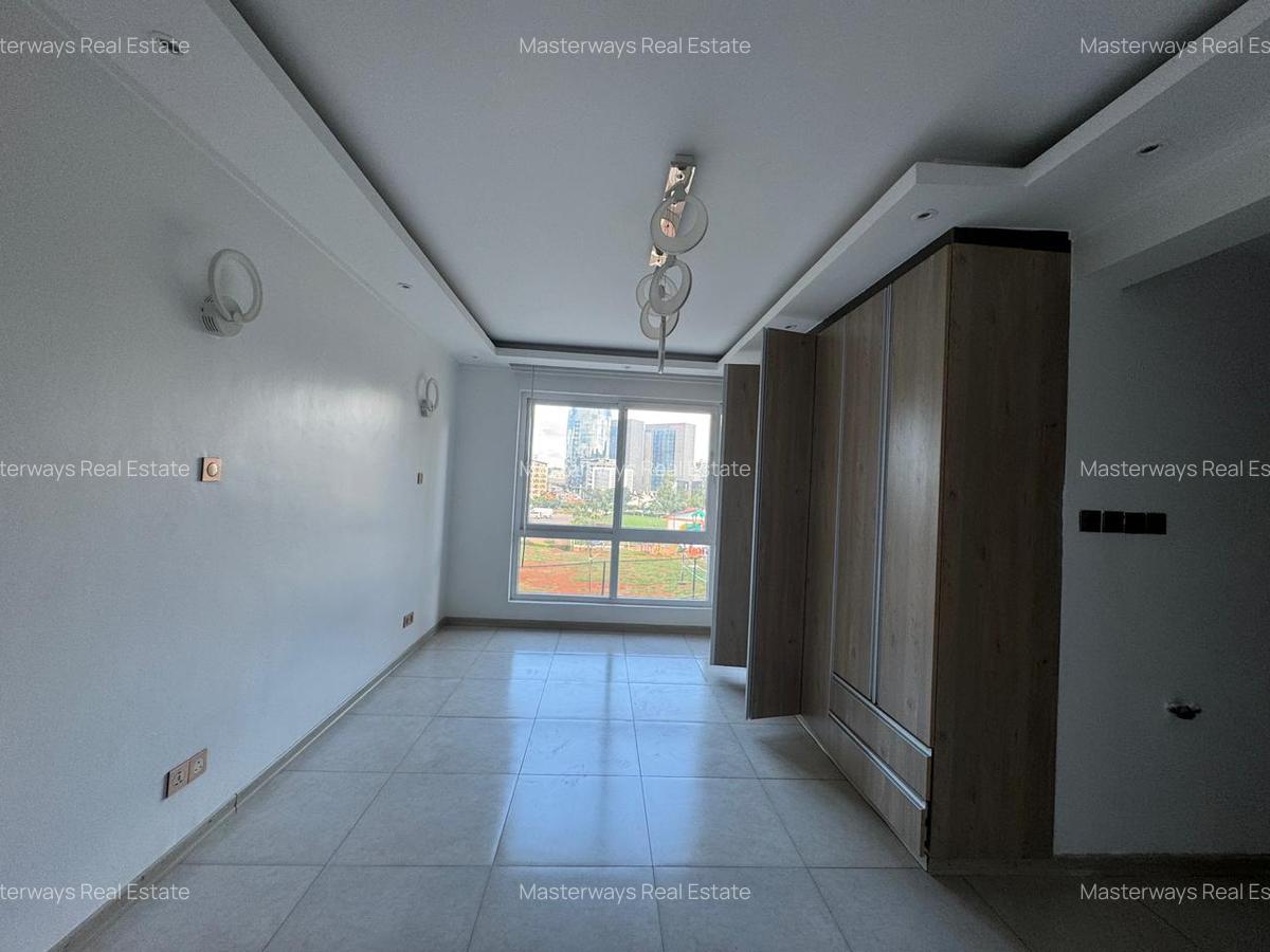 Studio Apartment with Swimming Pool at Sports Road - 3