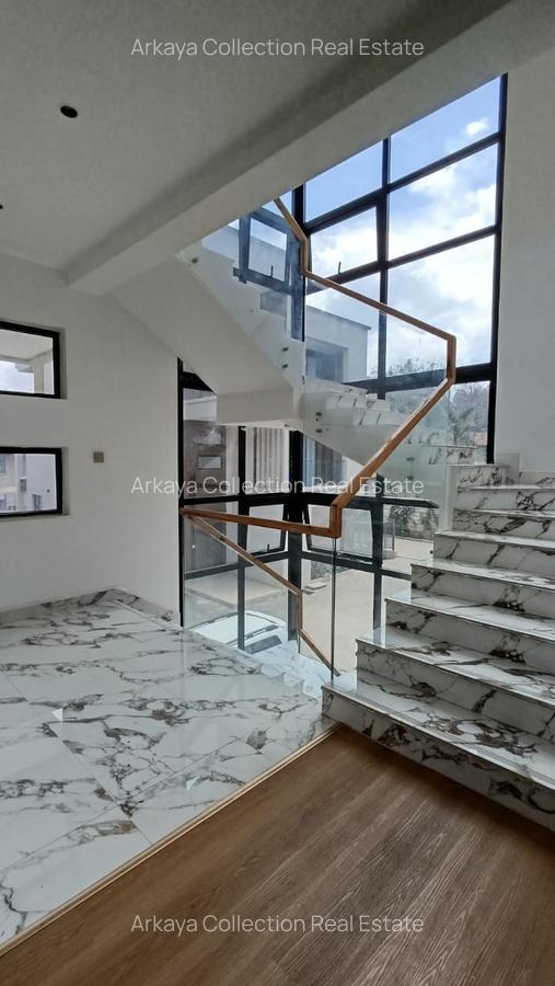 5 Bed Townhouse with En Suite in Lavington - 5