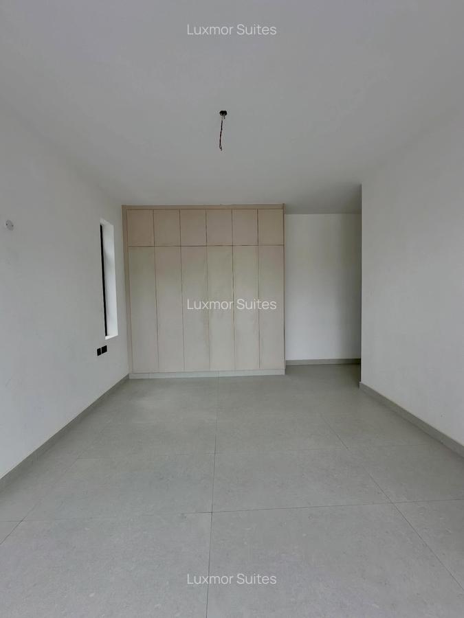 Serviced 3 Bed Apartment with En Suite at Brookside Area - 7