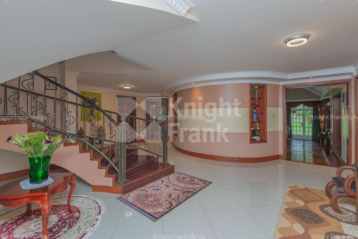 5 Bed House with Garden in Runda - 8