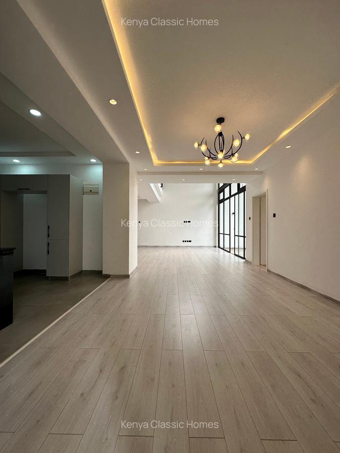 4 Bed Apartment with En Suite at Riverside - 5