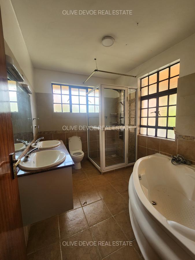 5 Bed Townhouse with En Suite in Kileleshwa - 15