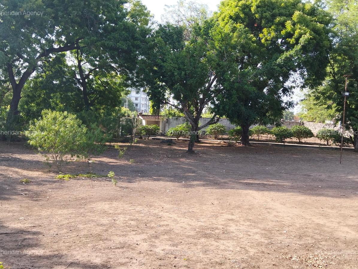 5 Bed Townhouse with En Suite at Park Lane - 6