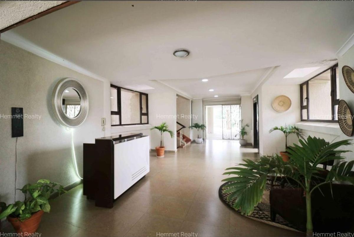 3 Bed Apartment with En Suite in Riverside - 4