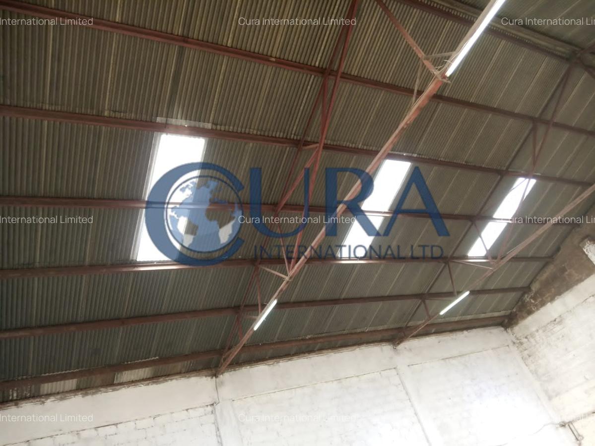 4,000 ft² Warehouse with Backup Generator in Industrial Area - 2