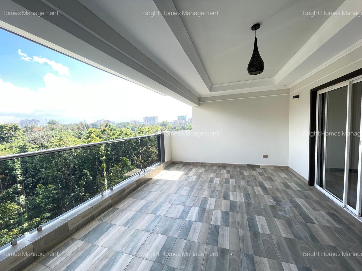 3 Bed Apartment with En Suite in Riverside - 4