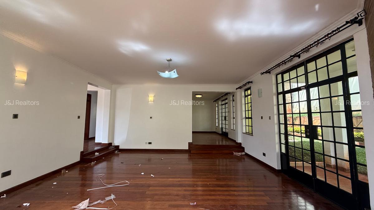 5 Bed Townhouse with En Suite in Lavington - 8