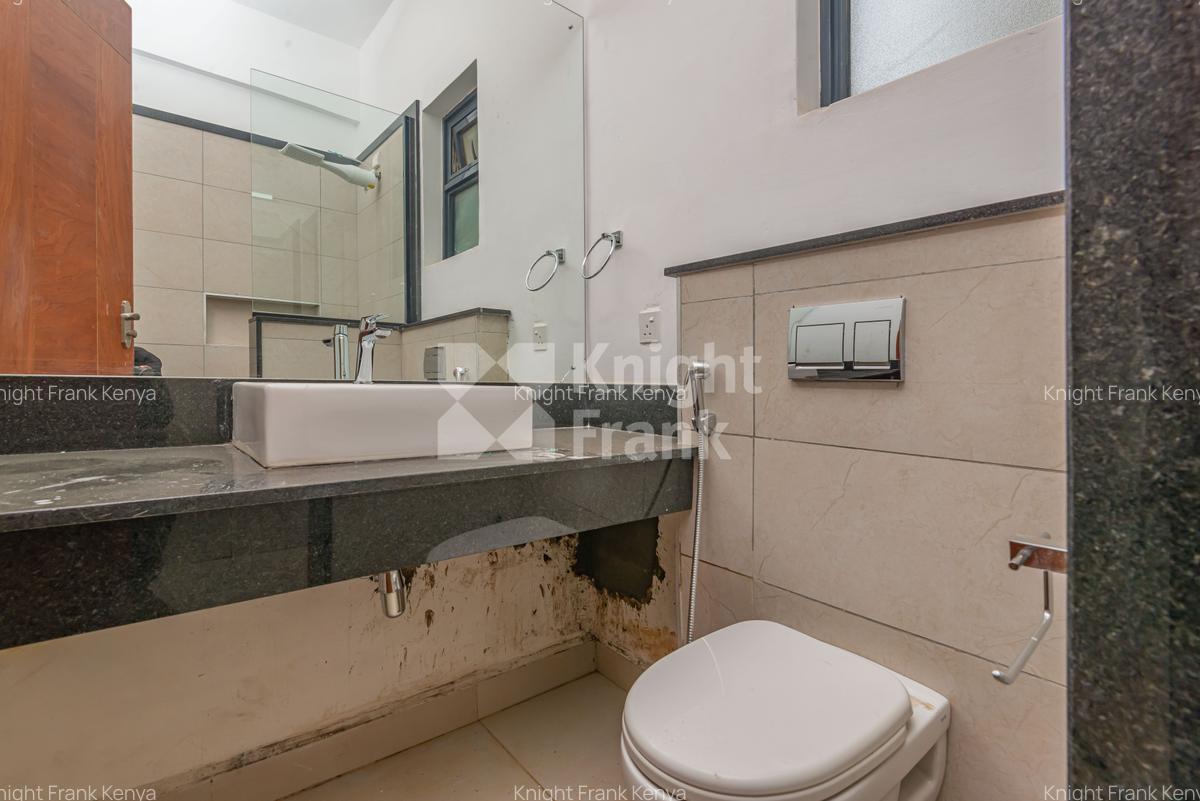 Serviced 2 Bed Apartment with En Suite at Lantana Road - 7