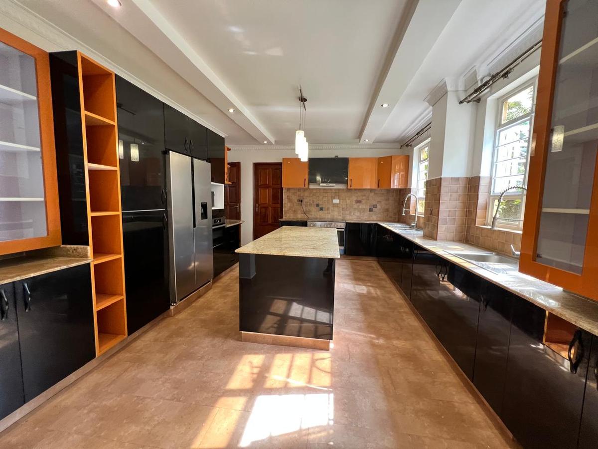 6 Bed Townhouse with En Suite in Karen - 8