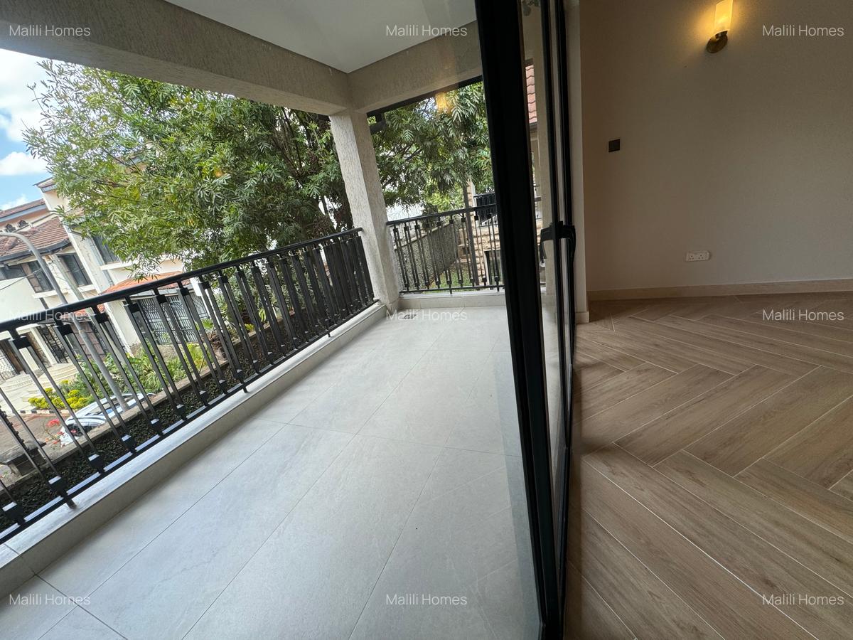 7 Bed Villa with En Suite in Lavington - 9