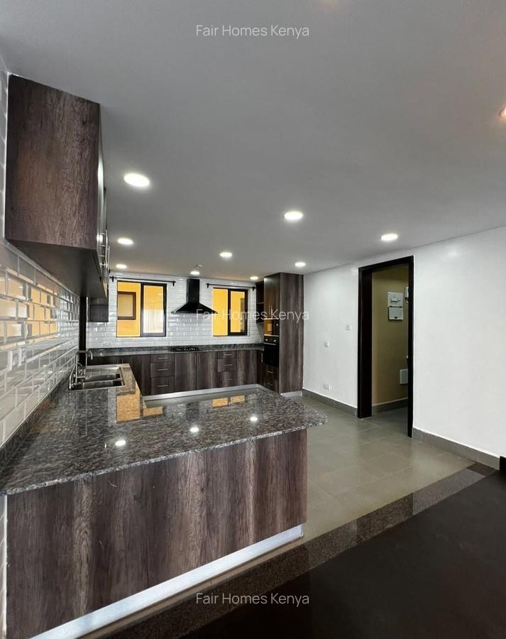 4 Bed Apartment with En Suite at Valley Arcade - 4