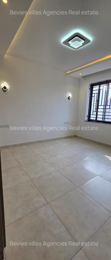 4 Bed Apartment with En Suite at Parklands - 19