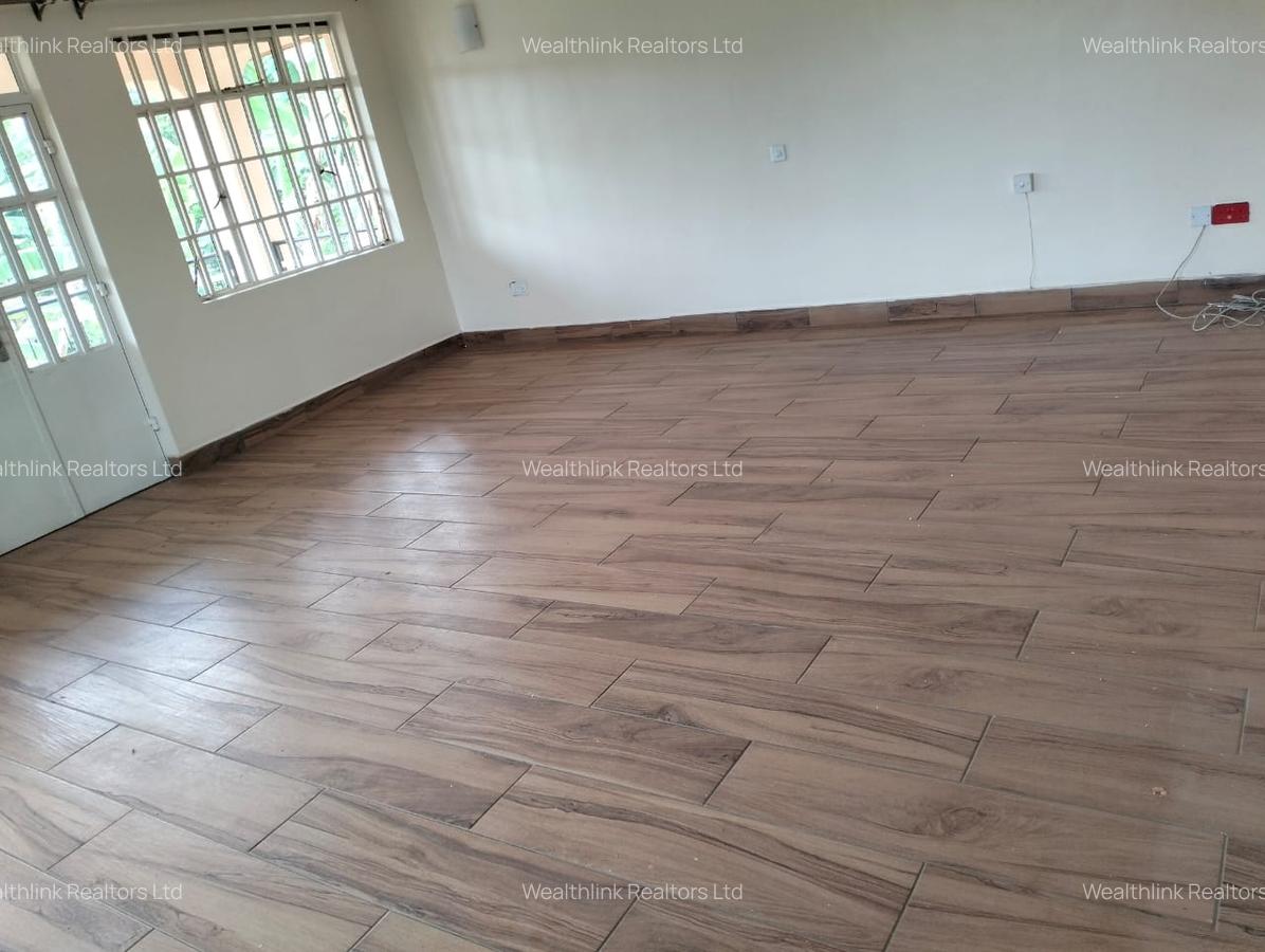 4 Bed Townhouse with En Suite at Lonetree - 12