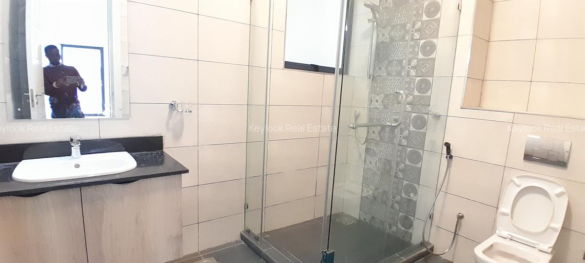 1 Bed Apartment with En Suite at Lavington - 8