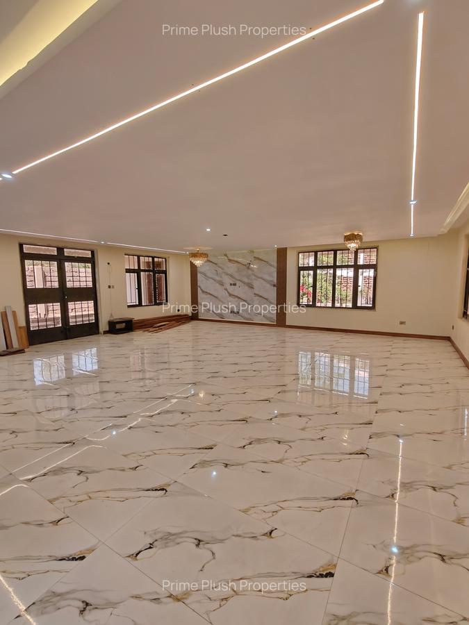 10 Bed House with En Suite in Karen - 3