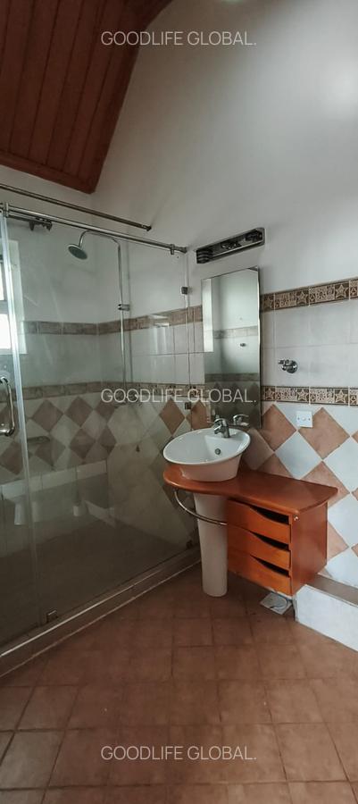 5 Bed House with En Suite at Runda - 13