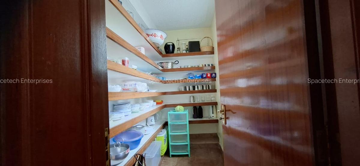 4 Bed Townhouse with En Suite in Westlands Area - 6