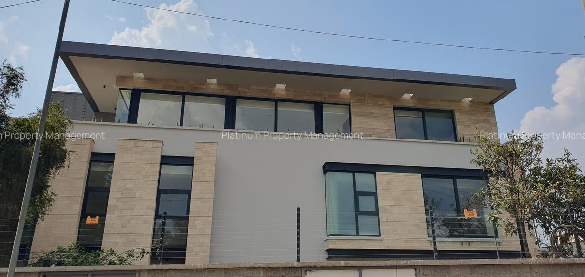 5 Bed Villa with En Suite in Westlands Area - 19