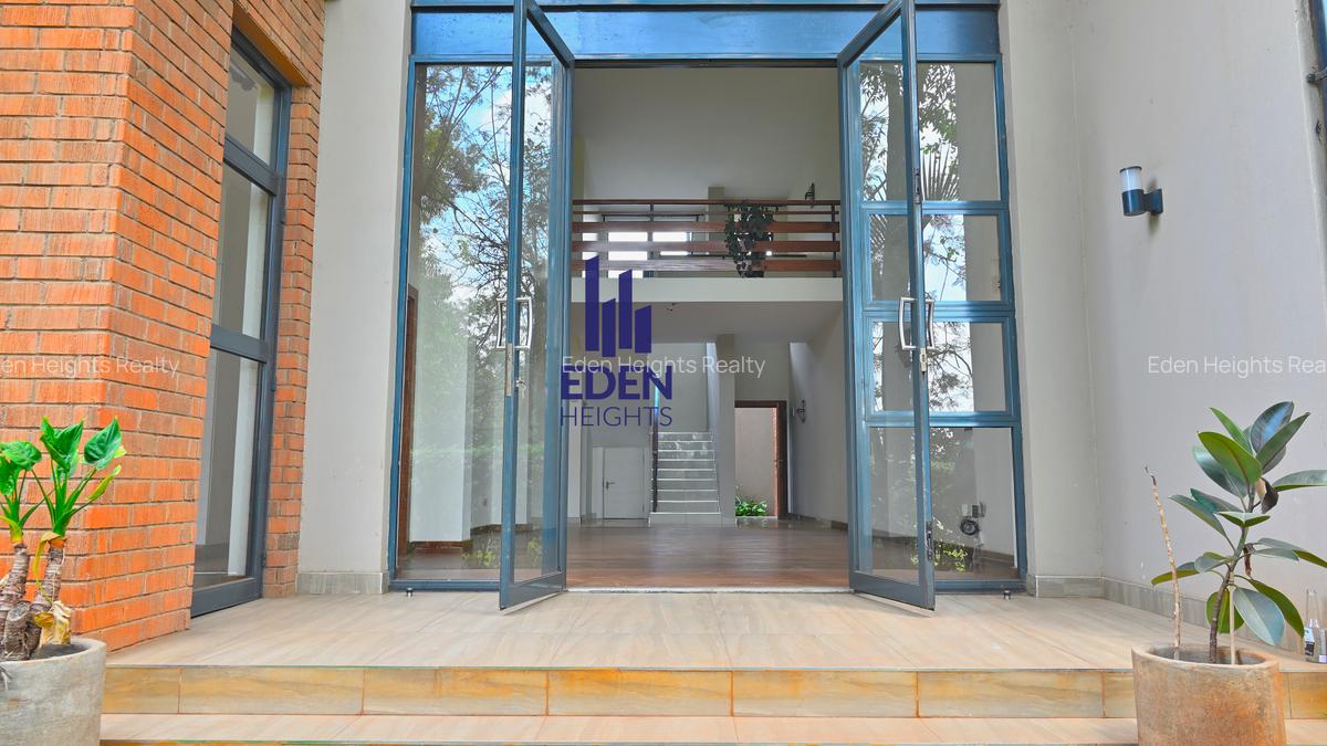 3 Bed Apartment with En Suite in Westlands Area - 3