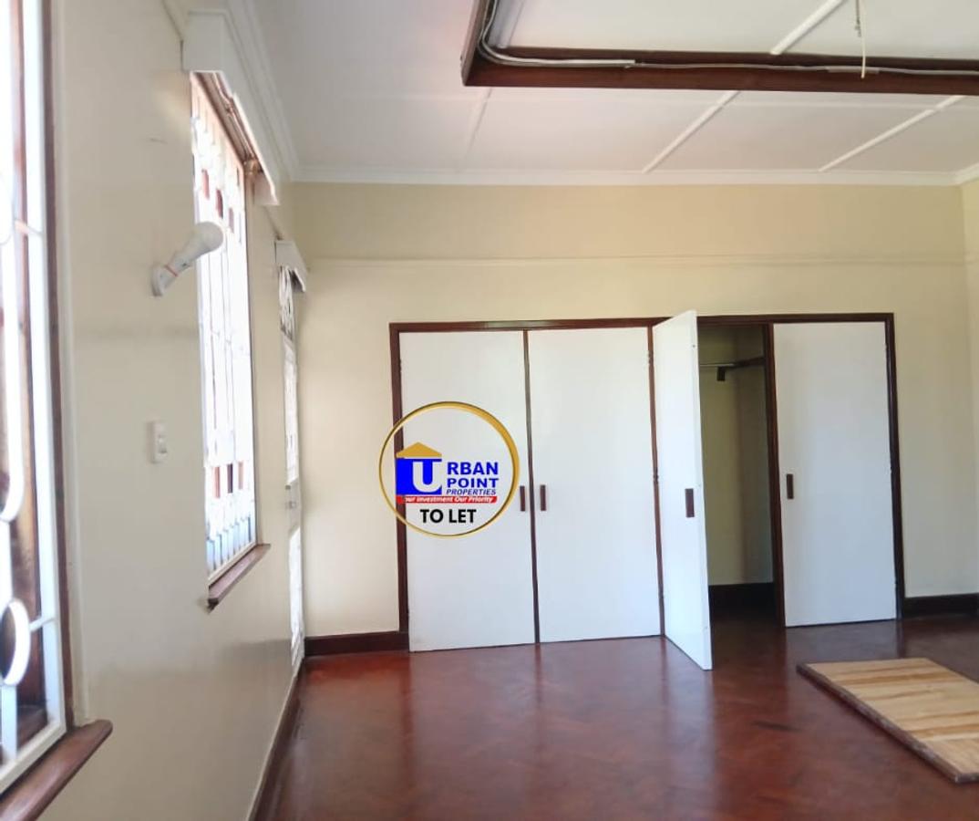 5 Bed Townhouse with En Suite in Kizingo - 20