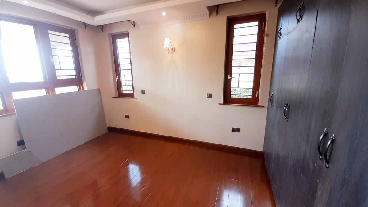 4 Bed Townhouse with En Suite at Centre Piece - 18