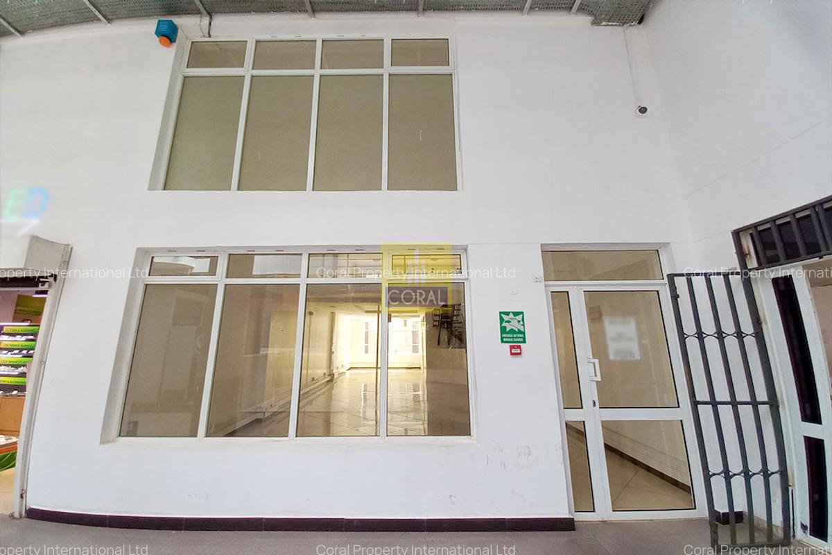 2,000 ft² Shop with Backup Generator in Westlands Area - 2