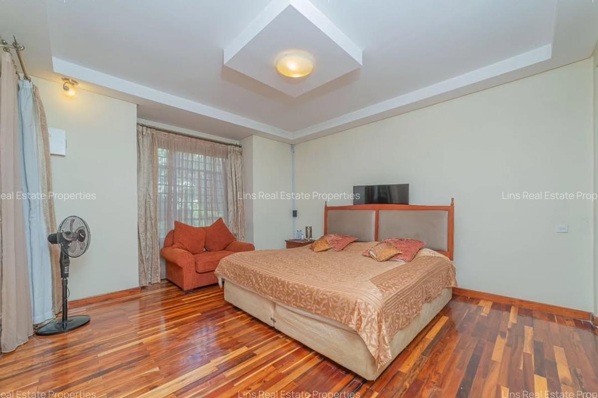 4 Bed Townhouse with En Suite in Westlands Area - 15