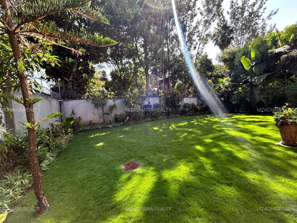 4 Bed Townhouse with En Suite in Ridgeways - 3