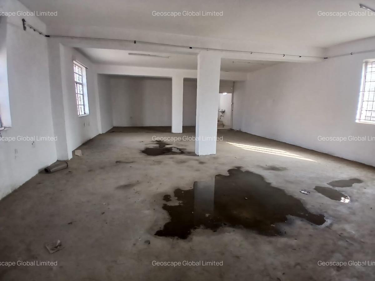 2,600 ft² Warehouse with Backup Generator in Industrial Area - 2